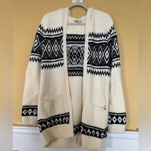 Abercrombie Kids Aztec super soft cardigan size 11/12